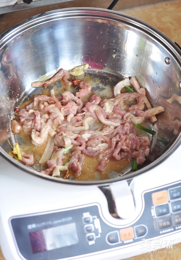 Stir-fried Pork with Fungus recipe