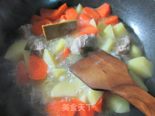 Curry Ribs with Carrots and Potatoes recipe