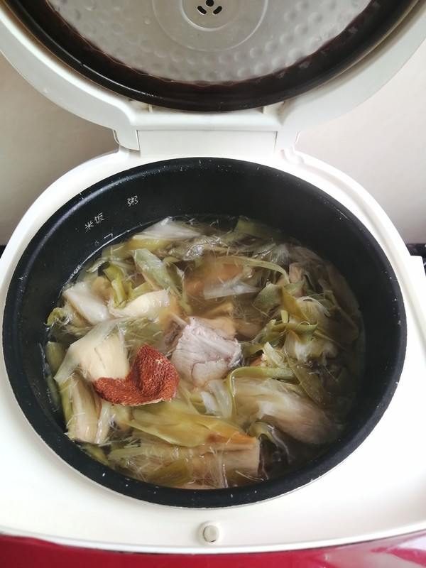 Simple and Delicious~~sword Flower Pork Bone Soup recipe