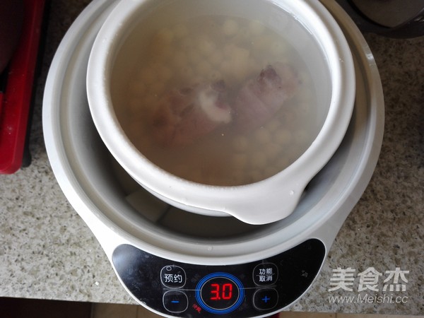 Lotus Seed and Lily Pork Ribs Soup recipe