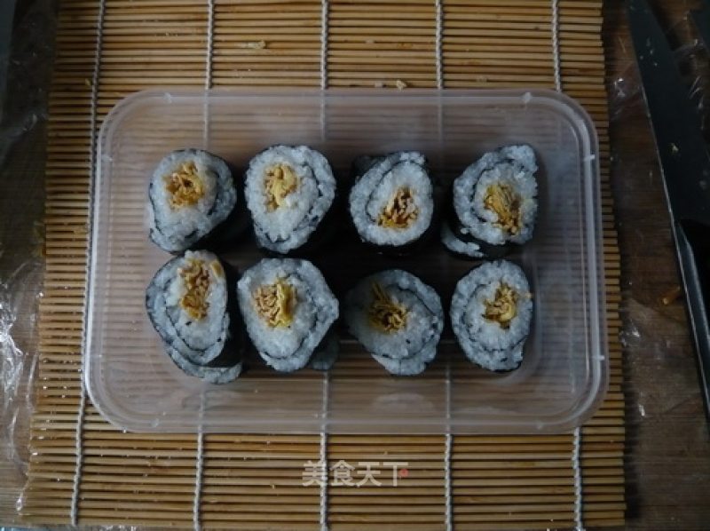 Homemade Bamboo Blind Seaweed Rice Rolls recipe