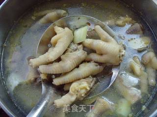 [flying Birds and Beasts]: Braised Chicken Feet with Pu'er Tea recipe