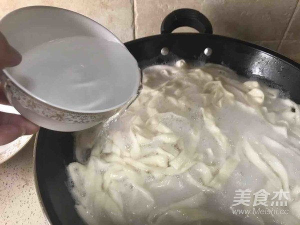 Shredded Beef Noodles with Pickled Vegetables recipe