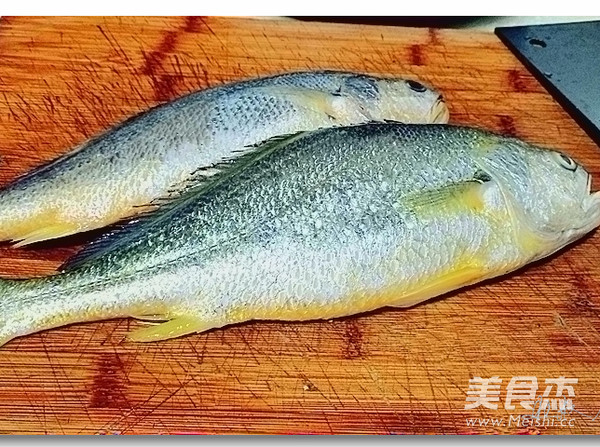 Dry Roasted Yellow Croaker recipe