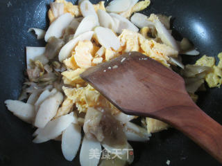 Pickled Mustard Slices, Duck Egg and Fried Whip Bamboo Shoots recipe