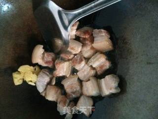 Braised Pork Belly with Carrots recipe