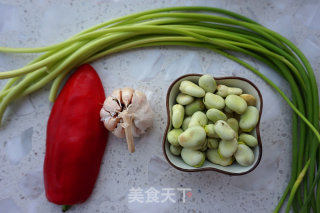 Stir-fried Broad Beans with Garlic recipe