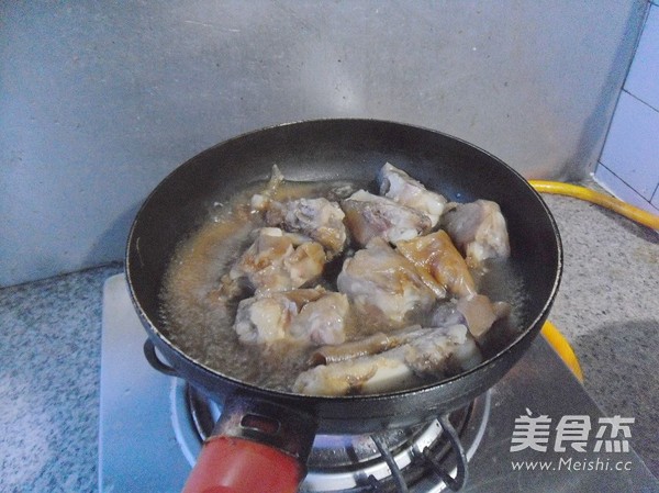 Pork Knuckles with Oyster Sauce recipe