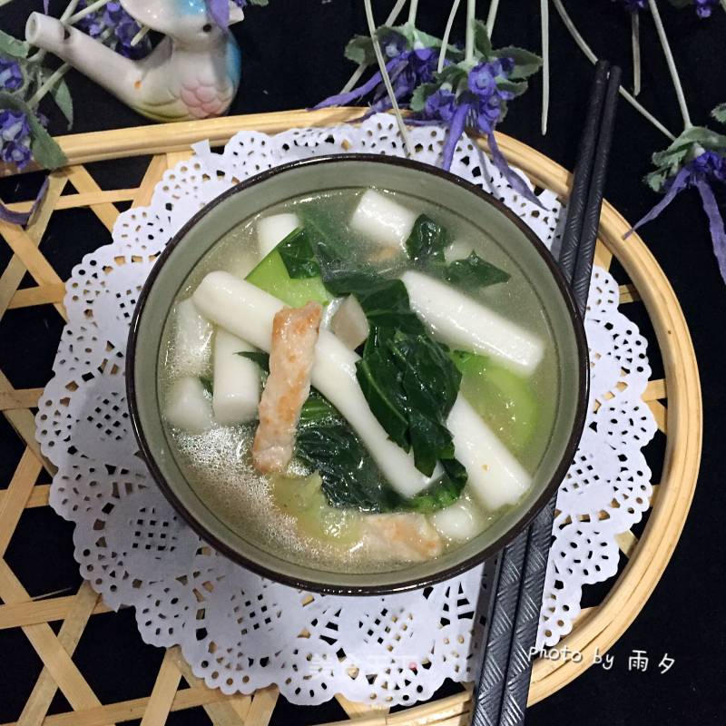 Finger Rice Cakes with Green Vegetables and Shredded Pork recipe