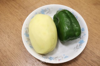 Stir-fried Green Pepper and Potato Shreds recipe