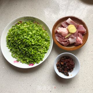 Stir-fried Minced Pork with Garlic Moss recipe