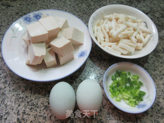 Boiled Tofu with Salted Duck Eggs, Seafood and Mushrooms recipe