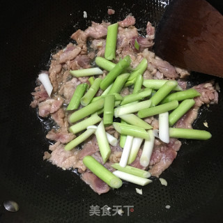 Stir-fried Pork with Garlic recipe