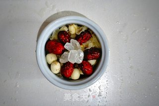 Red Date Tremella and Lotus Seed Soup recipe