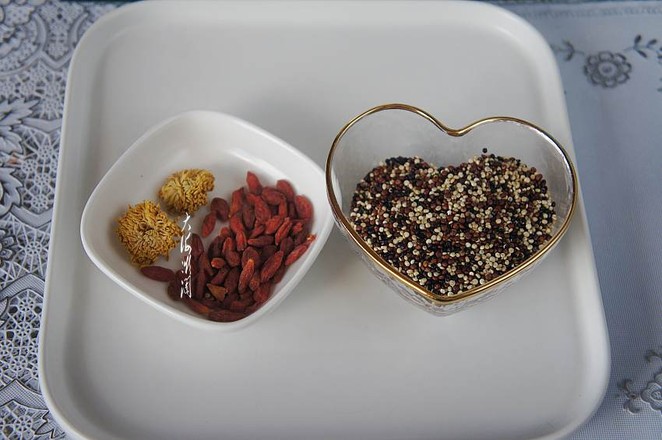 Chrysanthemum Goji Quinoa Tea recipe