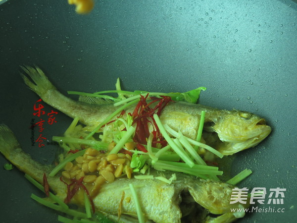 Puning Bean Sauce Boiled Small Yellow Croaker recipe