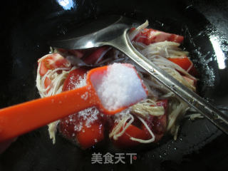 Stir-fried Enoki Mushroom with Tomato recipe