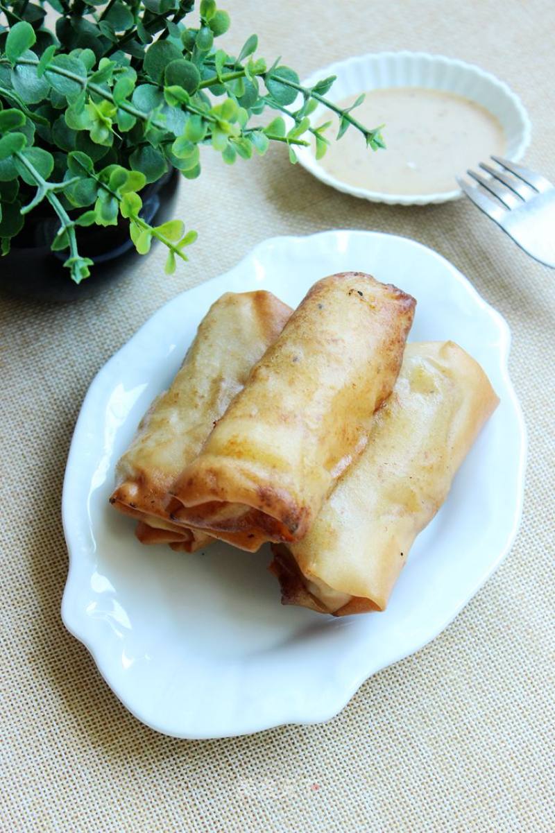 Banana Salad Spring Rolls recipe