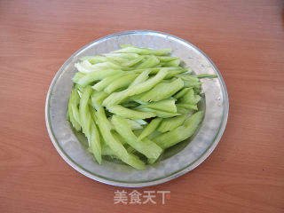 Fried Celery with Bean Curd recipe