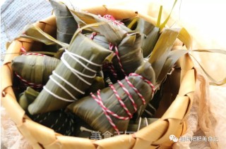 The Battle Between The North and The South in The Zongzi World-do You Choose Salty or Sweet Zongzi? recipe