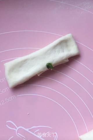 Scallion Flower Roll recipe