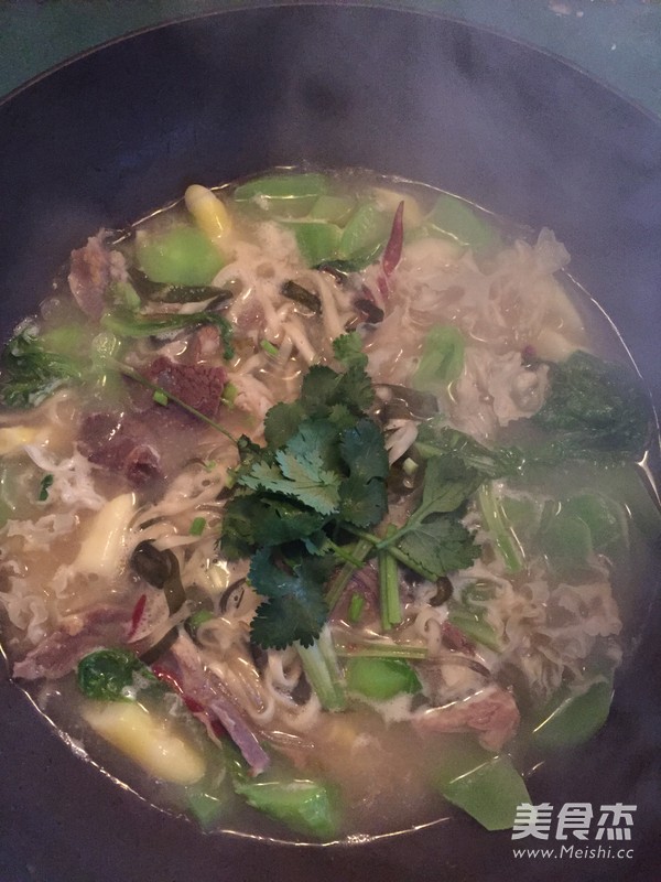 Vermicelli Noodles with Beef Bone Soup and Mixed Vegetables recipe