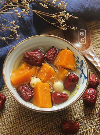 Pumpkin, Red Dates and Lotus Seed Sweet Soup