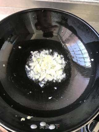 Scrambled Eggs with Carrots and Fungus recipe
