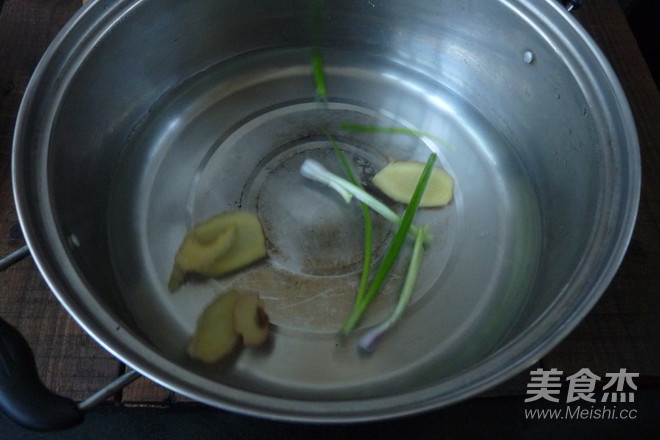 Steamed Crab with Ginger and Scallion Wine recipe