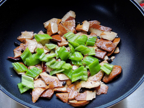 Stir-fried Tempeh and Green Pepper recipe