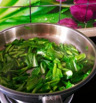 Nourish The Liver in Spring and Eat More Greens One by One to Stir-fry The Rape Moss recipe