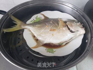 Steamed Golden Pomfret recipe