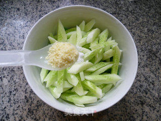 Light Pepper Mixed with Cucumber recipe