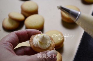 Egg Yolk Biscuits recipe