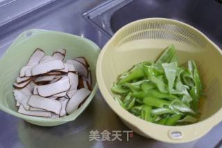 Stir-fried Dried Bean Curd with Green Pepper recipe