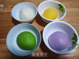 Four-color Steamed Spring Cake recipe