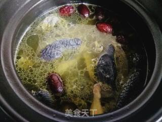Stewed Black-bone Chicken with Cordyceps recipe