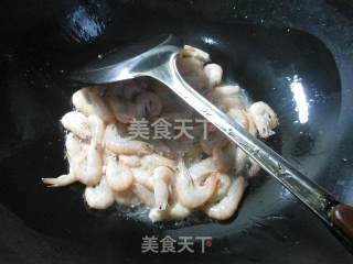 Stir-fried Jiangbai Shrimp with Leek recipe