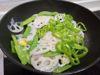 Stir-fried Snow Peas with Lotus Root recipe