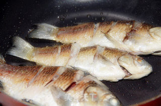 Fragrant Milk White Crucian Fish Soup recipe