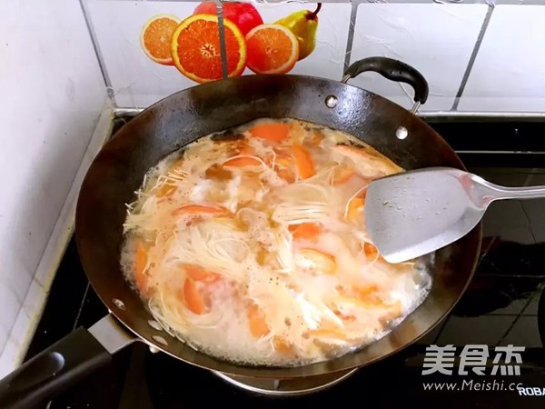 Homemade Tomato and Egg Noodles recipe