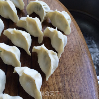 Sophora Japonica Egg Dumplings recipe