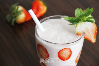 Strawberry Milkshake Smoothie recipe