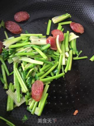 Stir-fried Cilantro Stem with Sausage recipe