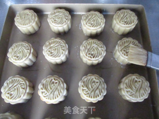 Kumquat Lotus Seed Paste Mooncakes recipe