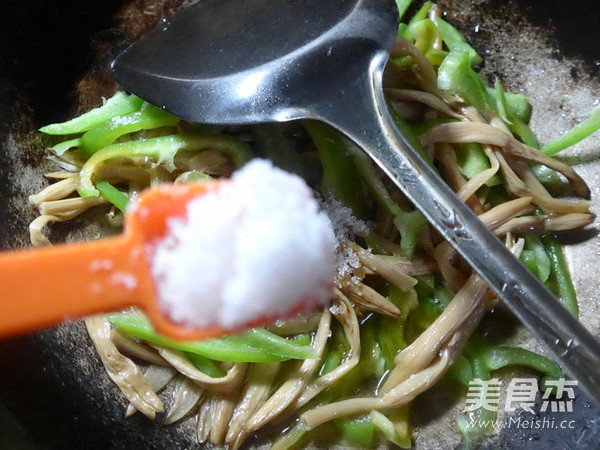 Stir-fried Daylily with Hot Peppers recipe