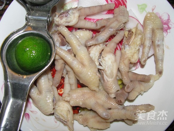 Lemon Soaked Chicken Feet recipe