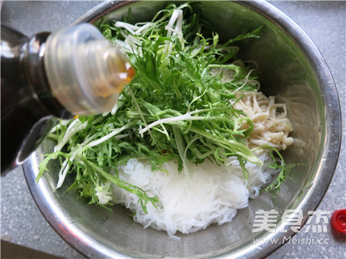 Cold Bitter Chrysanthemum Flammulina recipe