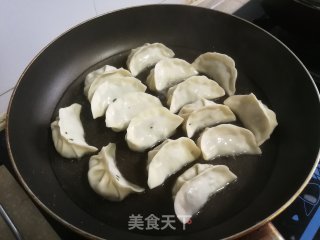 Shepherd's Purse, Spring Bamboo Shoots and Fresh Meat Fried Dumplings recipe