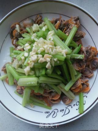 Red Cockles Meat Mixed with Celery recipe